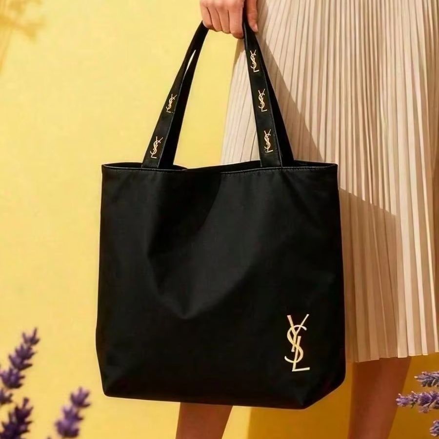 Ysl Beauty Makeup - กระเป๋า YSL ของ Yves Saint Laurent