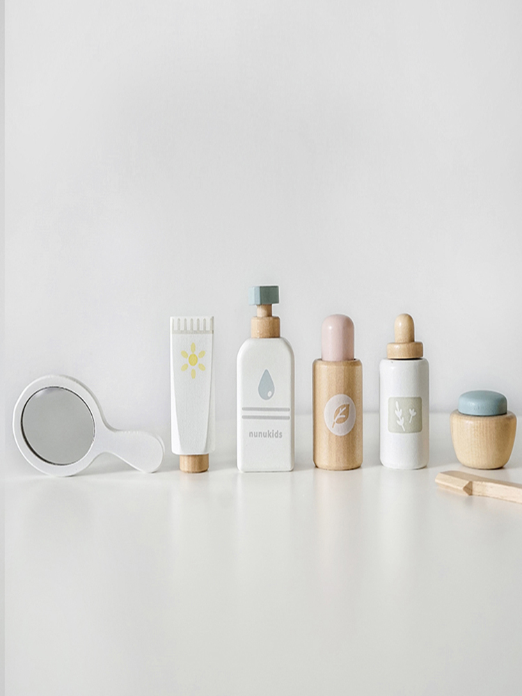 หญิงแกล้งเล่นเด็ก Make Up แต่ง - My Beauty Makeup Set บทวิจารณ์และราคา