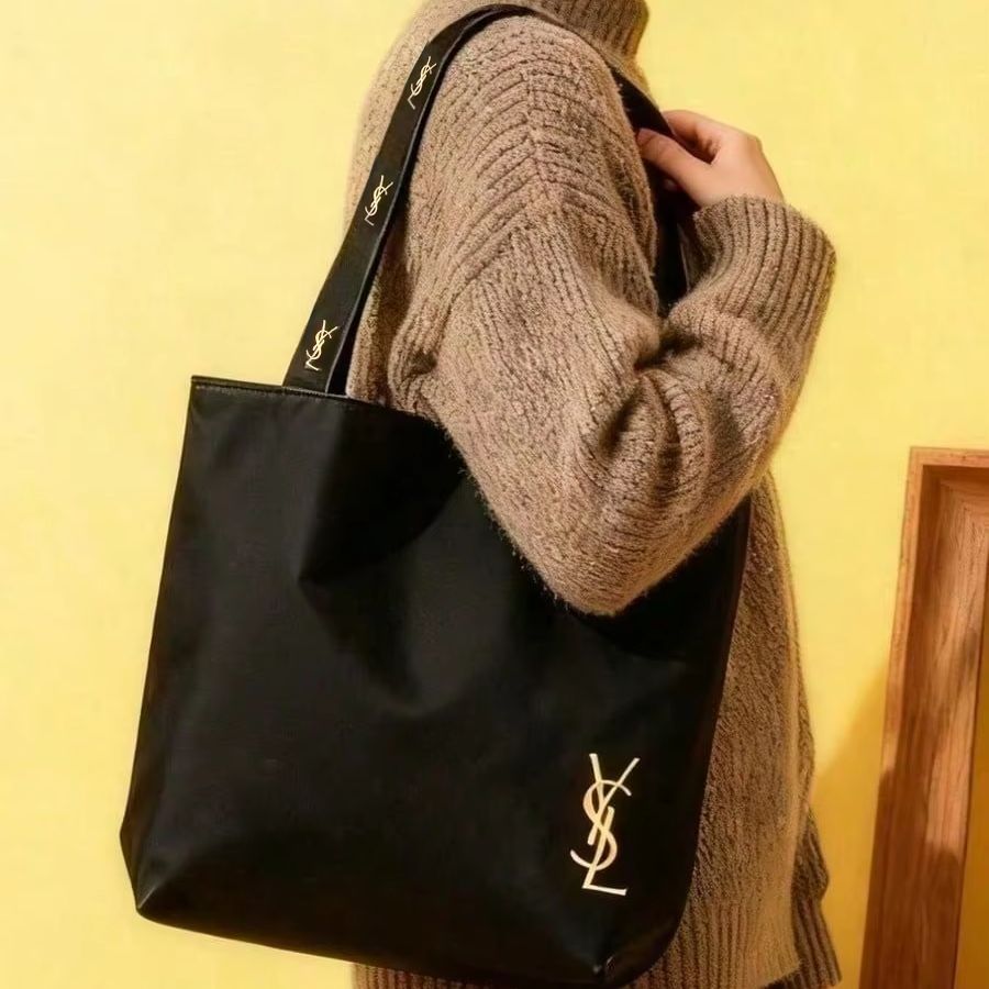 กระเป๋า YSL ของ Yves Saint Lau - Ysl Beauty Makeup บทวิจารณ์และราคา